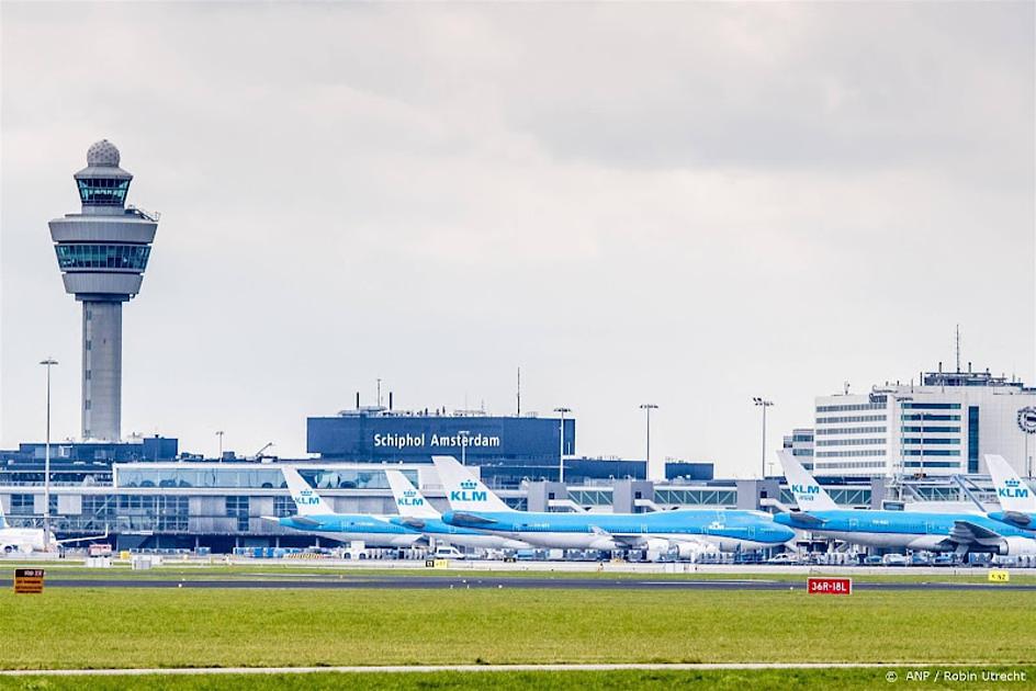 Reizigersaantal Schiphol richting meivakantie met 5 procent beperkt