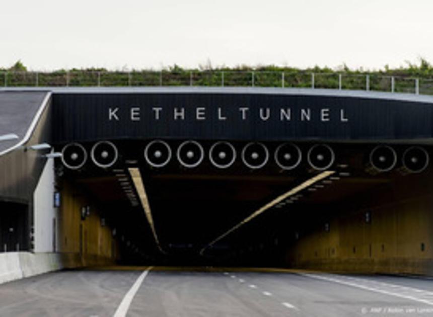 Ketheltunnel bij Rotterdam weer helemaal open, nog wel files 