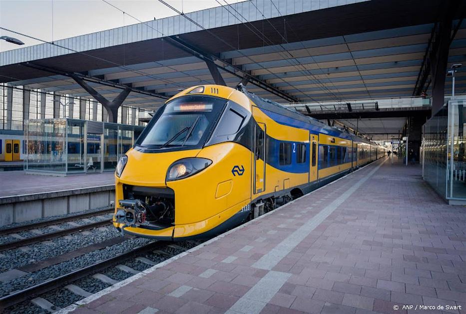 Ritten nieuwe intercity NS 'voorspoedig', wel probleem binnendeur