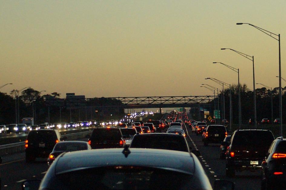 Grote drukte op de weg in de spits na kerstvakantie