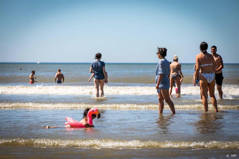 NS zet in verband met zomerweer extra treinen richting Zandvoort in