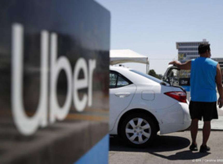 FNV: Taxibedrijf Uber moet alsnog een dwangsom krijgen opgelegd