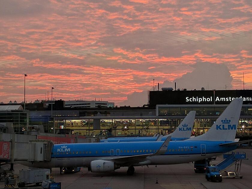 KLM schrapt vandaag 42 vluchten vanwege drukte op Schiphol 