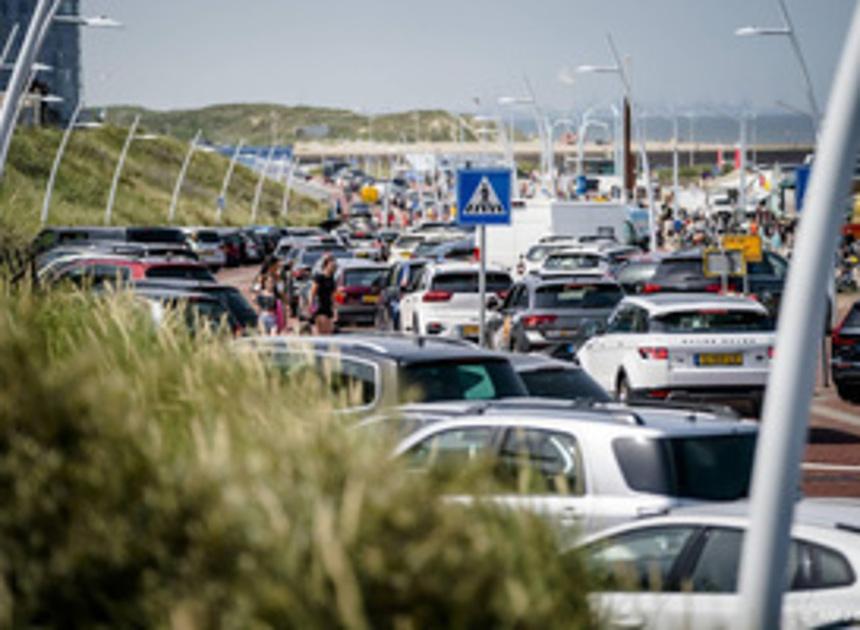 ANWB adviseert strandgangers op hittedagen op tijd van huis te gaan