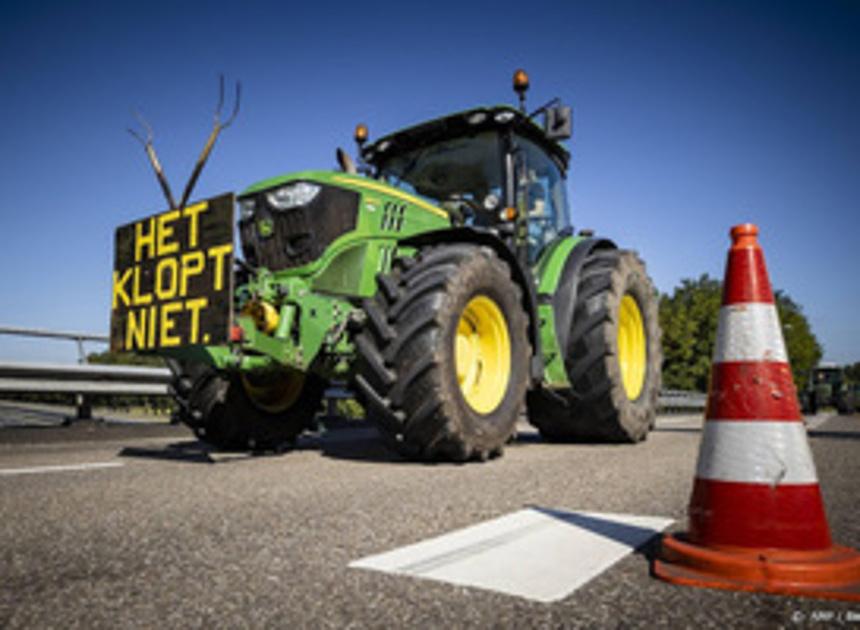 Forse vertraging door boeren die tegen verkeer in rijden op oprit A7