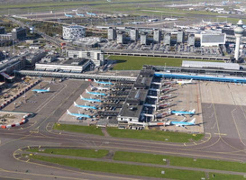 Beveiligingsbedrijven Schiphol moeten coronaregels beter naleven 