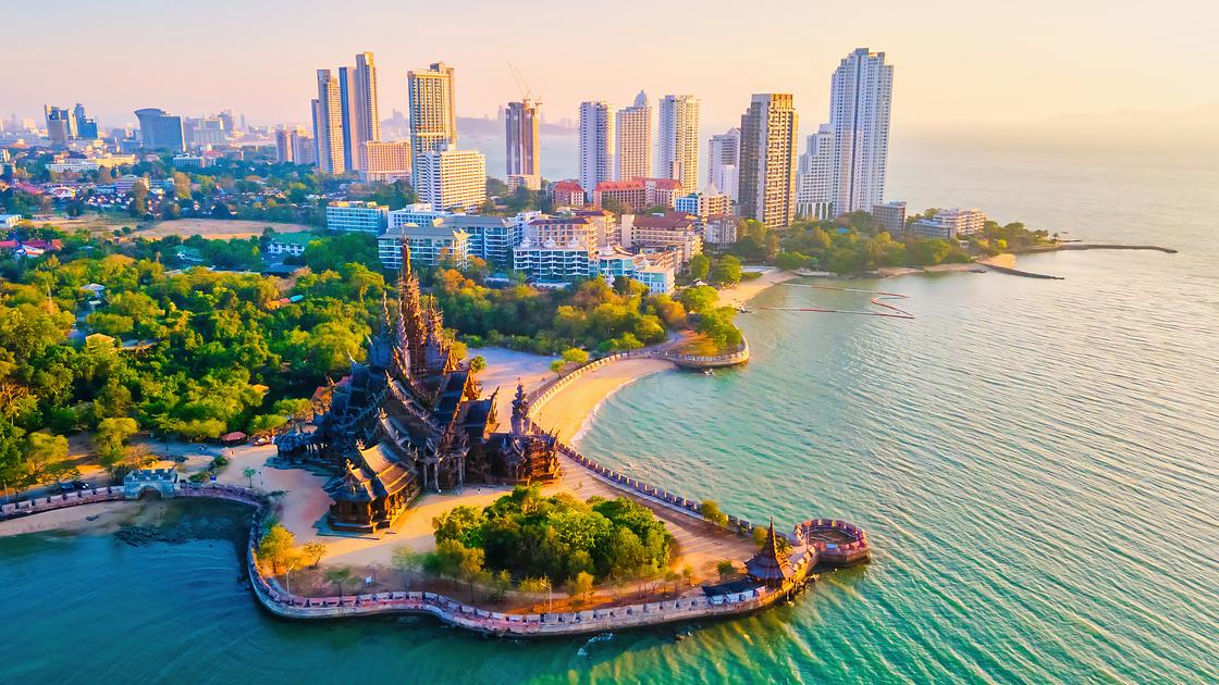 Elf Nederlanders gered bij bootongeluk in Thailand