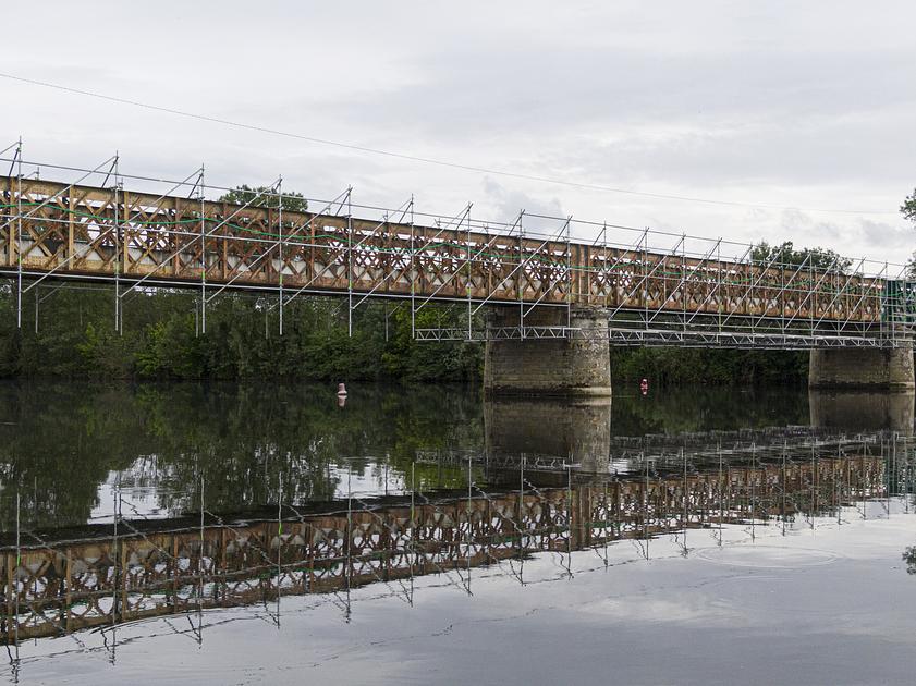 N7 bij Sneek afgesloten vanwege verplaatsing houten brug 