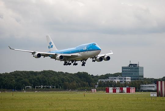 Ook vliegtuig naar Schiphol gecontroleerd na bommelding Eindhoven Airport vorige maand
