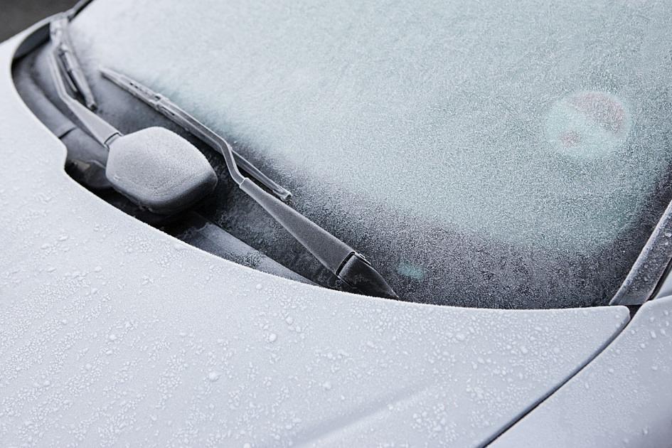 Verraderlijk glad door ijzel en sneeuw