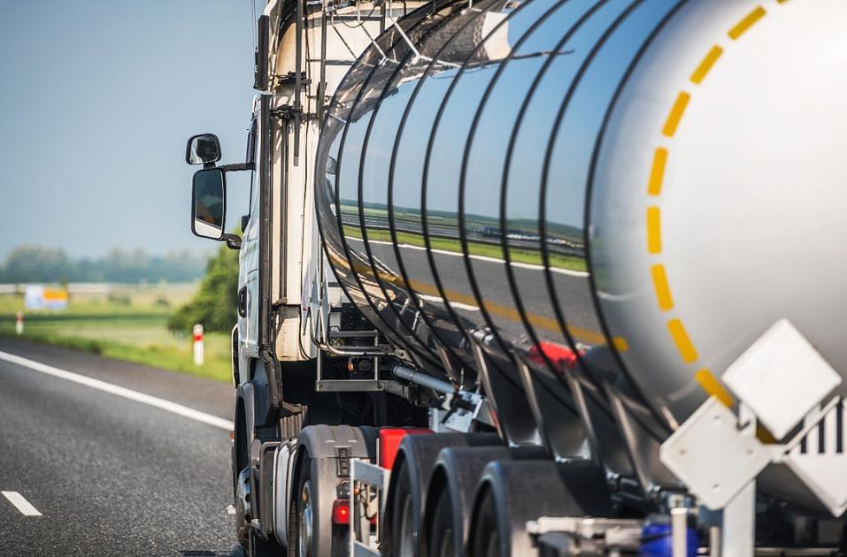 Rijkswaterstaat telt vervoer van gevaarlijke stoffen