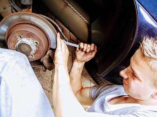 Nieuwe cao motor- en tweewielerbranche: 10,8 procent meer loon in stappen