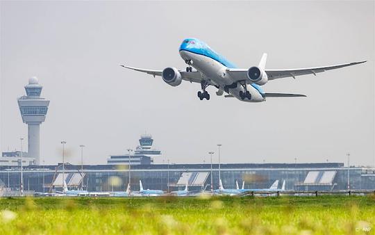Op Schiphol in zomer 2024 ruim 12.000 vluchten minder toegestaan