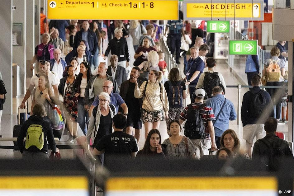 Zes miljoen passagiers in augustus verwerkt op Schiphol