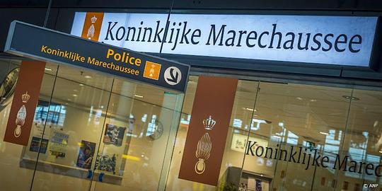 Marechaussee Schiphol goed voorbereid op drukke meivakantie