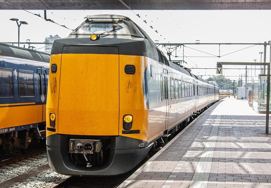 Volgende week in heel Nederland inchecken met bankpas in trein