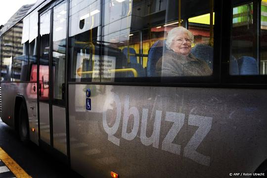 Qbuzz zet treinen, trams en bussen 3 minuten stil na mishandeling conductrice NS