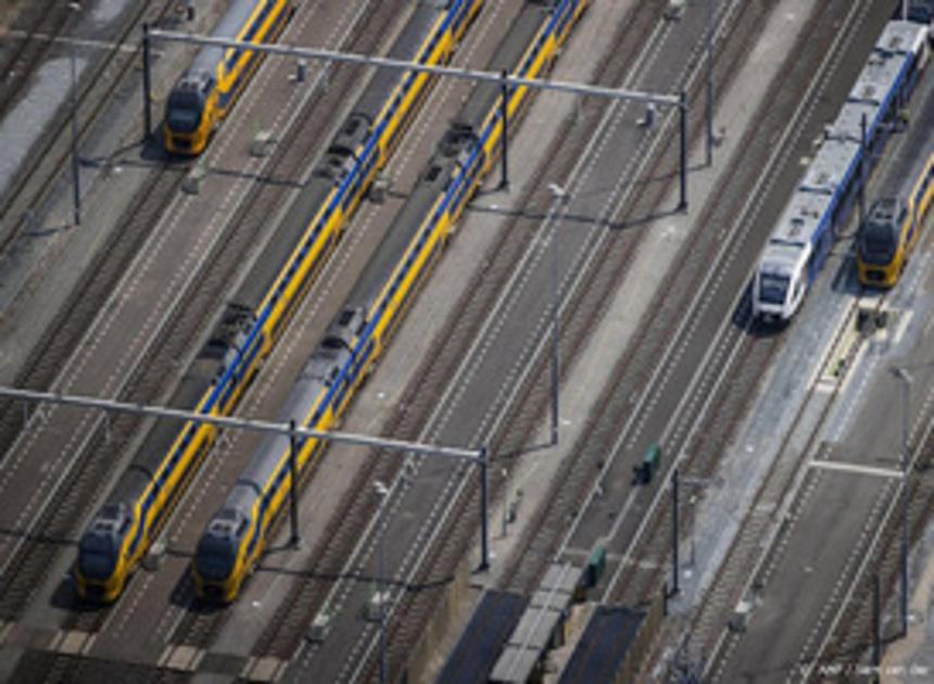 Geen treinen rondom Leiden vanwege scheur in een wissel