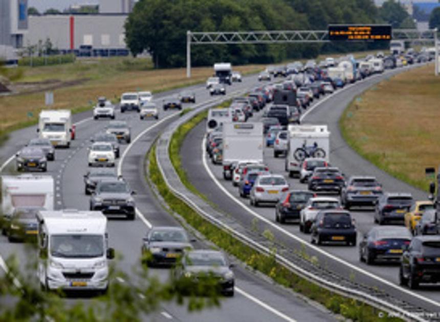 Rijkswaterstaat: houd maandag rekening met extra reistijd en vertraging