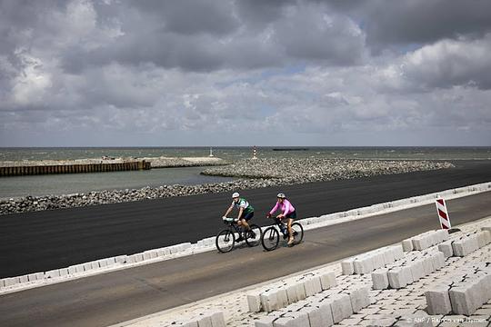 Defensie test artillerieraketten vanaf Afsluitdijk