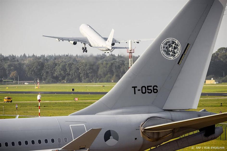Studenten en docenten hogeschool Ede op repatriëringsvlucht van Defensie