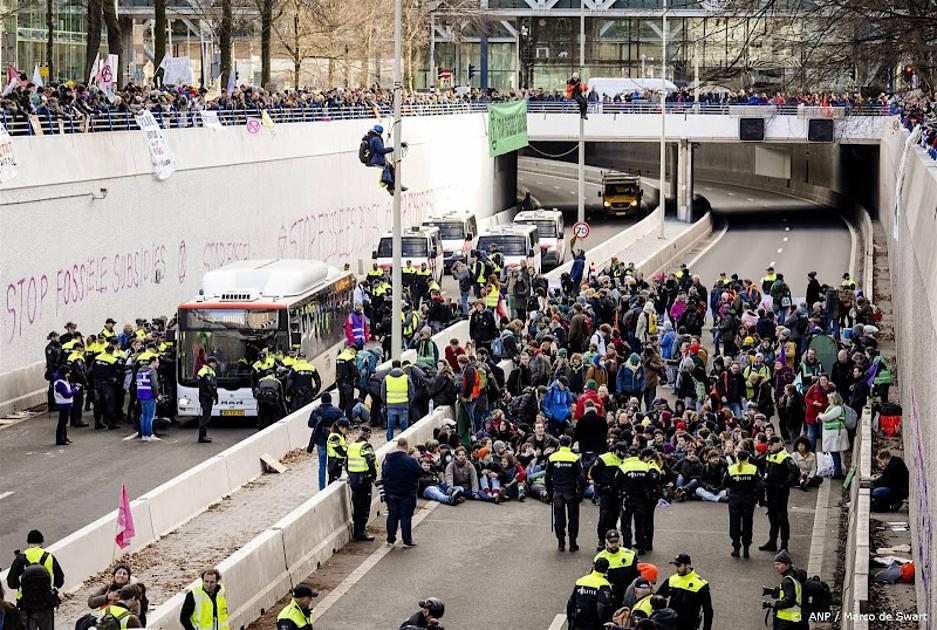 Gearresteerde klimaatactivisten A12 staan voor de rechter