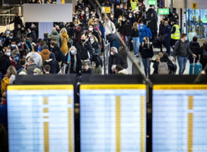 Schiphol leed vorig jaar opnieuw verlies, maar wel flink minder dan in 2020