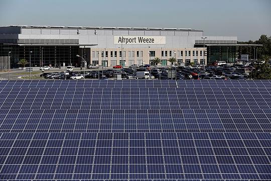 Ook airport Weeze getroffen door staking: vrijdag geen vluchten - Beeld: Flughafen Niederrhein GmbH