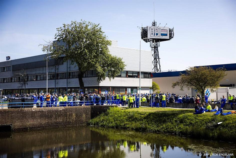 Autofabriek Nedcar gaat dinsdag 24 uur plat door staking