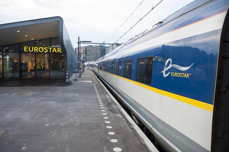 Treinsurfer op station Rotterdam Zuid van dak Eurostar gehaald