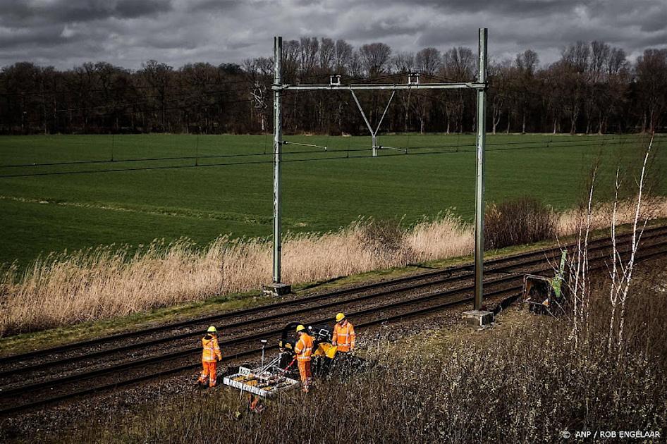 Gestart met herstelwerkzaamheid spoor bij Esch