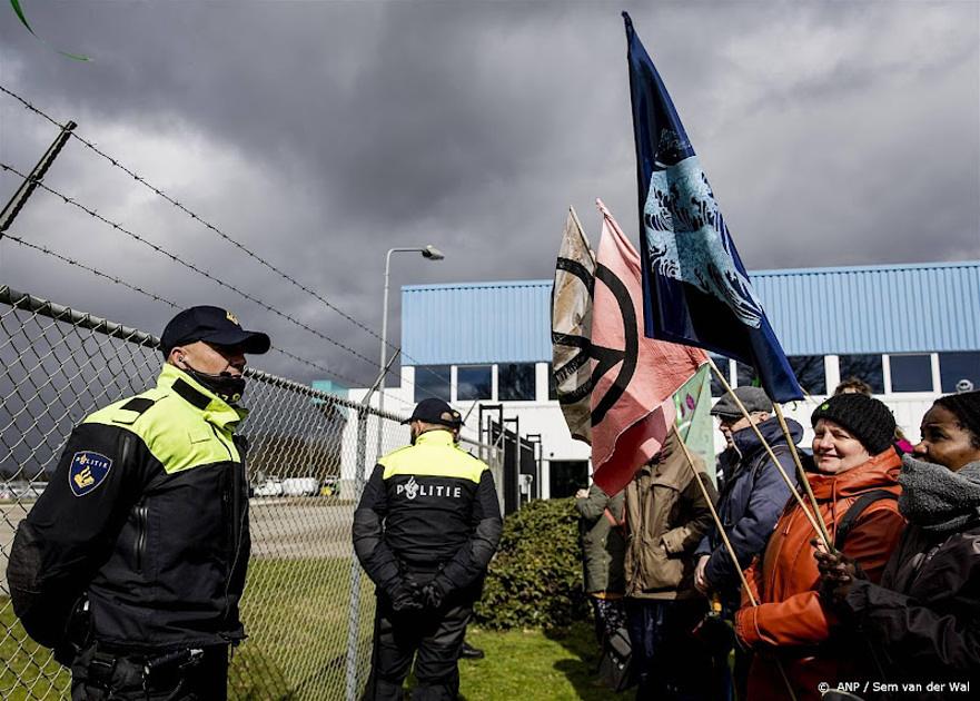 Tientallen klimaatactivisten XR gearresteerd op Eindhoven Airport