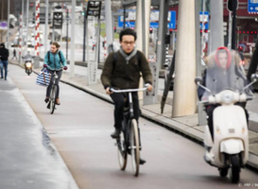 Werknemers laten de auto vaker staan en willen een fietsvergoeding