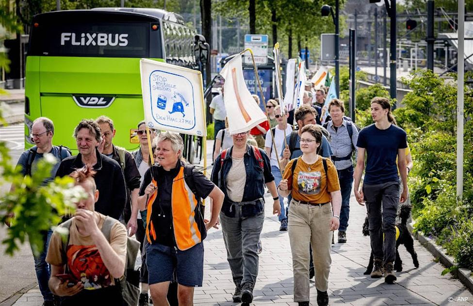 Zo'n 200 tot 300 deelnemers deden mee aan eerste dag A12-mars van Extinction Rebellion