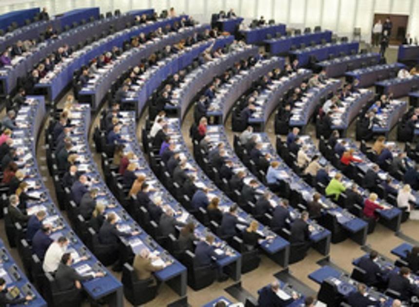 Europees parlement roept op tot importverbod alle Russische brandstof