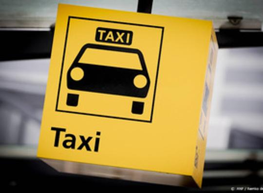 Rijgedrag taxichauffeur getoetst met zwarte doos om schades te voorkomen