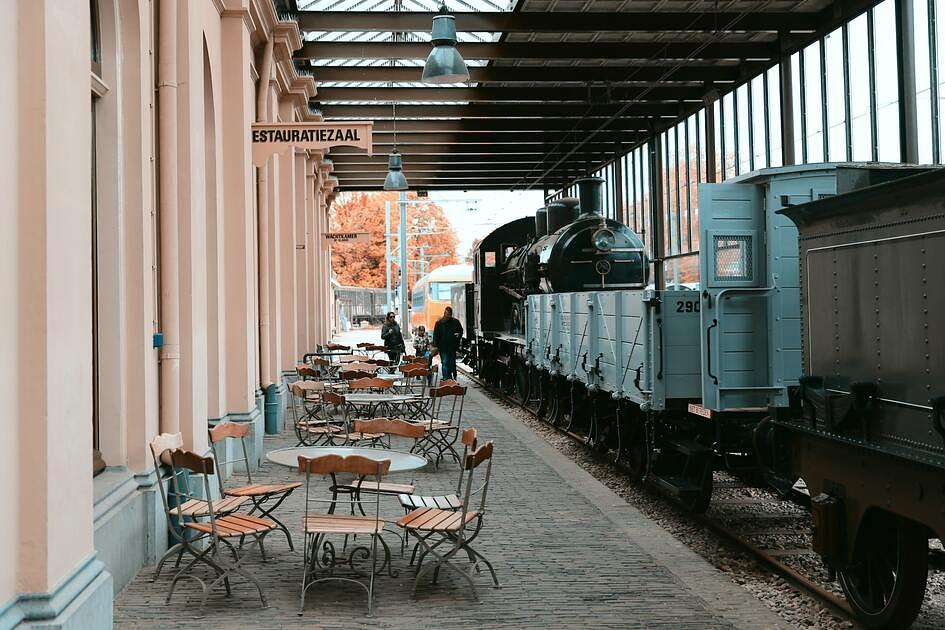 Winter Station: schaatsen tussen de treinen in het Spoorwegmuseum