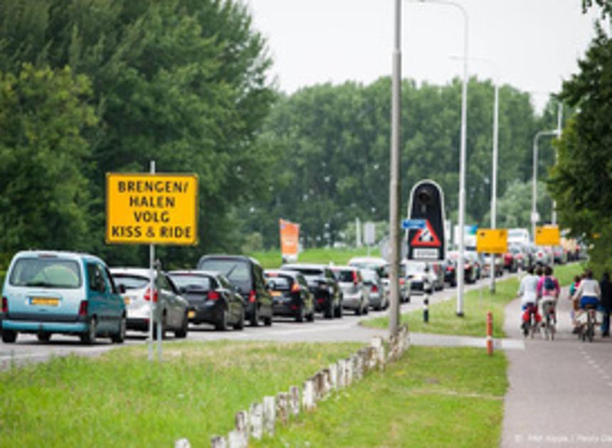 Files op wegen richting Lowlands 