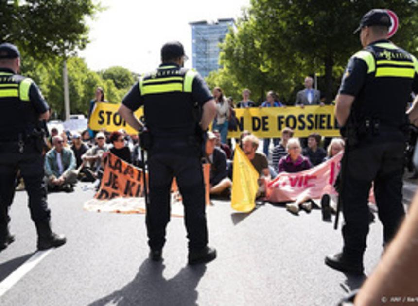 Tientallen aanhoudingen na blokkade A12 door Extinction Rebellion