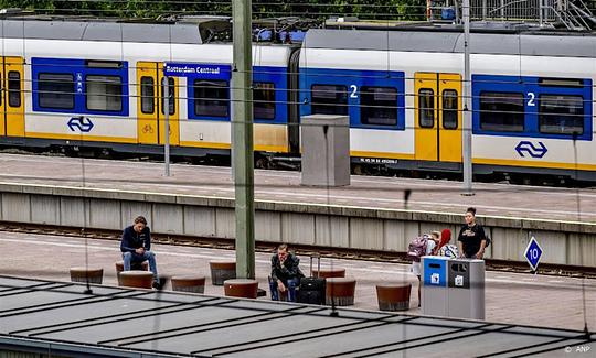 Kapotte bovenleiding hindert treinverkeer rondom Rotterdam