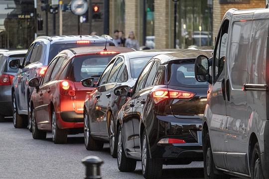 Amsterdam wil regels voor nieuwe parkeervergunningen van vervuilende personenauto’s strenger maken