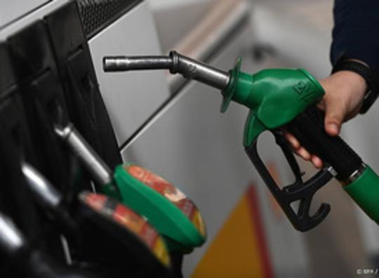 Benzineprijs richting de 2,20 euro per liter