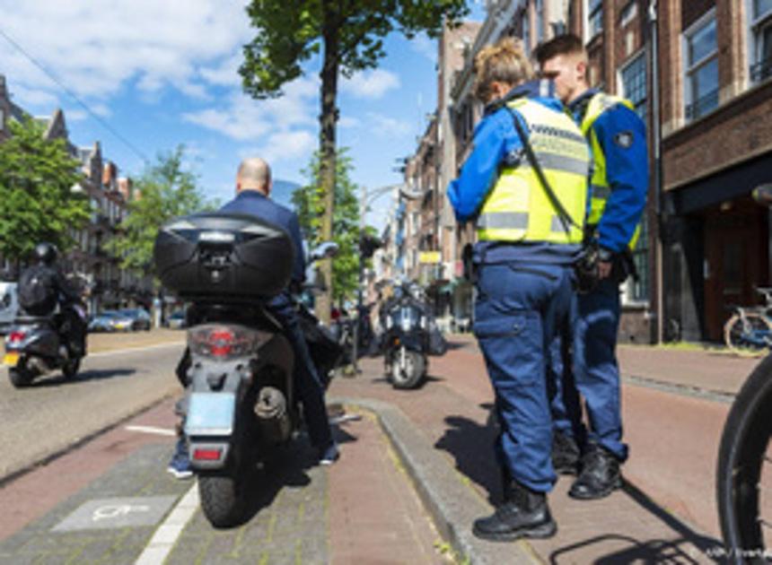 Vanwege cameratoezicht ruim 600 boetes voor Amsterdamse snorfietsers