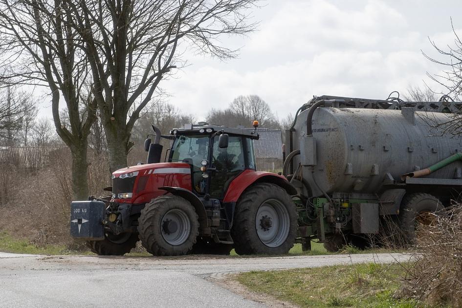 95.000 (land)bouwvoertuigen niet op kenteken verzekerd