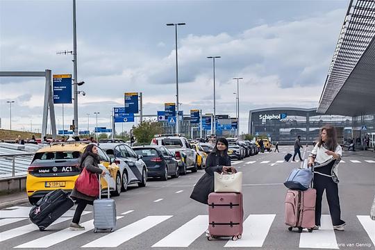 Schiphol, KLM en Marechaussee blikken tevreden terug op meivakantie