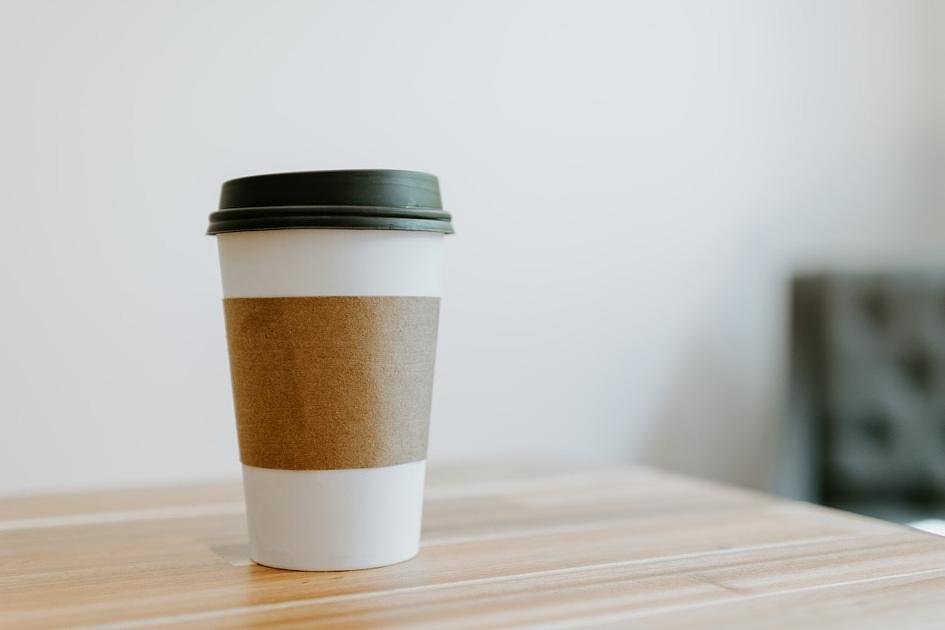 Koffie voor reizigers op duurzaam station Delft Campus