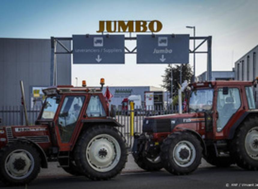 Supermarktkoepel roept boeren op blokkades bij distributiecentra op te heffen