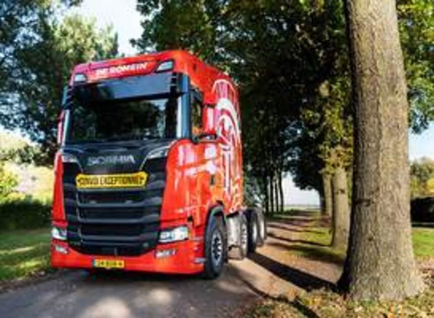 Eerste Scania V8 770S gekocht door de Romein Group