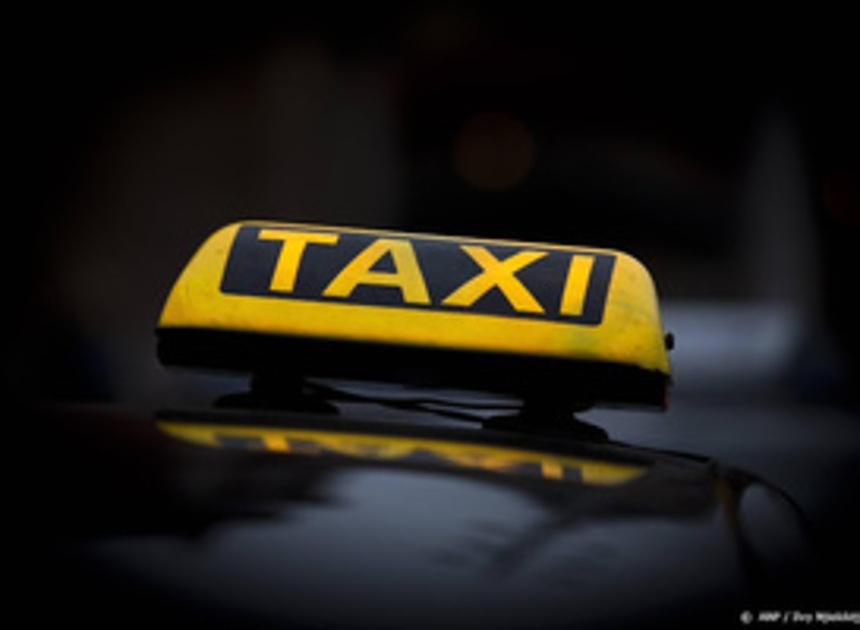 Taxi op vliegvelden fors duurder, behalve op één Nederlandse luchthaven