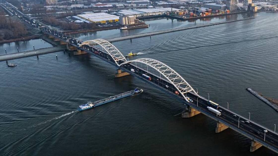 CDA wil na meerdere suïcidepogingen 113-borden bij Merwedebrug